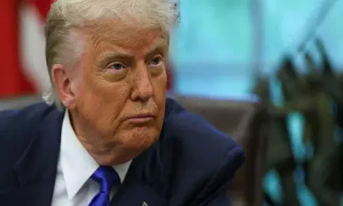 ट्रम्प ने ईरान से व्यापार करने वाले देशों पर टैरिफ लगाने के आदेश पर साइन किए