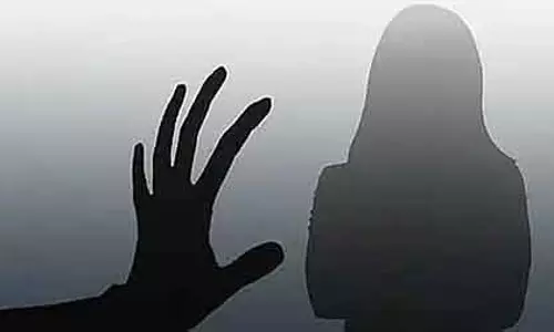 MP : जबलपुर में पति के दोस्त ने 58 साल की महिला का रेप किया MP : जबलपुर में पति के दोस्त ने 58 साल की महिला का रेप किया