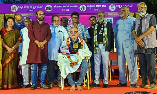 थिएटर कलाकार वाल्टर डिसूजा को Utsav Gaurav से सम्मानित किया गया थिएटर कलाकार वाल्टर डिसूजा को Utsav Gaurav से सम्मानित किया गया