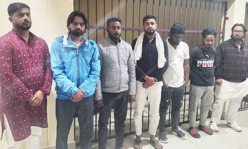 Sambalpur में लापरवाही से गाड़ी चलाने के आरोप में 7 लोग गिरफ्तार, 2 गाड़ियां जब्त Sambalpur में लापरवाही से गाड़ी चलाने के आरोप में 7 लोग गिरफ्तार, 2 गाड़ियां जब्त