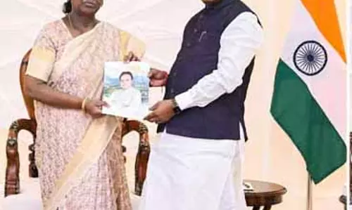 Droupadi Murmu ने छह दिवसीय प्रभावशाली दौरे के बाद ओडिशा को विदाई दी Droupadi Murmu ने छह दिवसीय प्रभावशाली दौरे के बाद ओडिशा को विदाई दी