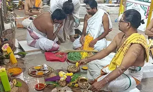 Uthiramerur में श्री कुजाम्बेश्वर मंदिर में कुम्भाभिषेकम यागसलाई पूजा शुरू