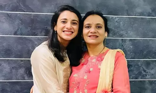 WPL जीत के बाद स्मृति मंधाना की मां ने एक्स-मंगेतर पलाश मुच्छल पर तंज कसा WPL जीत के बाद स्मृति मंधाना की मां ने एक्स-मंगेतर पलाश मुच्छल पर तंज कसा
