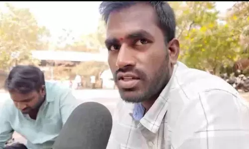 CM रेवंत रेड्डी स्टेज पर हंसे, स्थानीय निवासी ने झूठ बोलने का दावा किया