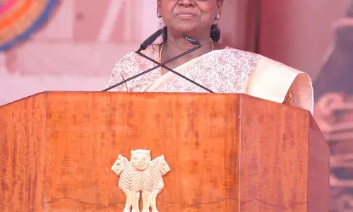 राष्ट्रपति द्रौपदी मुर्मु ने आदिवासी बालिका को पढ़ाने का किया आह्वान