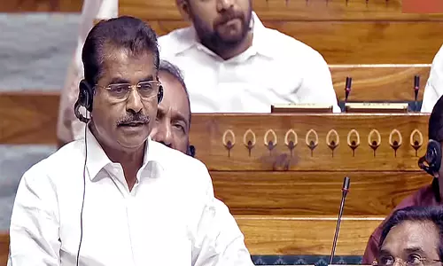 Kerala : सबरीमाला स्वर्ण चोरी मामले में यूडीएफ संयोजक अडूर प्रकाश से एसआईटी ने पूछताछ की