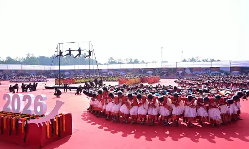 अबूझमाड़ का गौरव : मल्लखंब के नन्हे वीरों ने राष्ट्रपति मुर्मु के समक्ष दिखाई अद्भुत कला अबूझमाड़ का गौरव : मल्लखंब के नन्हे वीरों ने राष्ट्रपति मुर्मु के समक्ष दिखाई अद्भुत कला