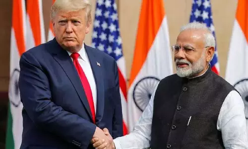 Trade Deal के बाद ट्रंप ने रूसी तेल आयात को लेकर भारत पर से टैरिफ हटा दिया Trade Deal के बाद ट्रंप ने रूसी तेल आयात को लेकर भारत पर से टैरिफ हटा दिया
