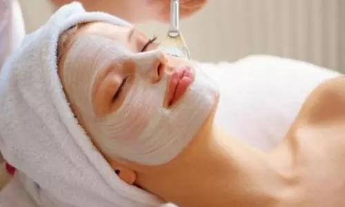 चेहरे के लिए घर पर बनी ब्लीच: सामग्री, बनाने का तरीका और नेचुरल ग्लो के लिए फायदे चेहरे के लिए घर पर बनी ब्लीच: सामग्री, बनाने का तरीका और नेचुरल ग्लो के लिए फायदे