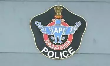 Police का दावा है कि एलुरु में अपराध दर में गिरावट आई है Police का दावा है कि एलुरु में अपराध दर में गिरावट आई है