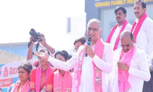 Gajwe में कांग्रेस शासकों पर हरीश राव का व्यंग्य