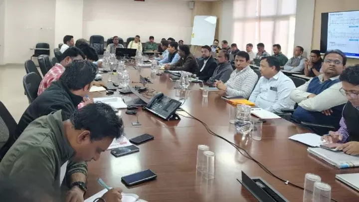 Indore: मेट्रो परियोजना पर प्रबंध संचालक की नजर, प्रगति परखी Indore: मेट्रो परियोजना पर प्रबंध संचालक की नजर, प्रगति परखी