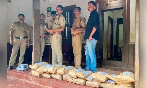 Kerala: घर में छिपाकर रखा 34 किलो गांजा जब्त किया गया