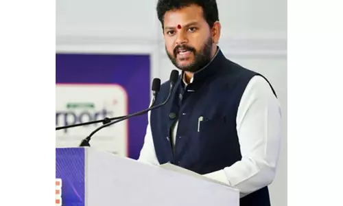 Ram Mohan Naidu: तिरुपति लड्डू विवाद में विपक्ष फैला रहा भ्रम Ram Mohan Naidu: तिरुपति लड्डू विवाद में विपक्ष फैला रहा भ्रम
