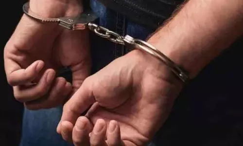 Kolar बच्चे को 5 लाख रुपये में बेचा गया: पांच आरोपी गिरफ्तार Kolar बच्चे को 5 लाख रुपये में बेचा गया: पांच आरोपी गिरफ्तार
