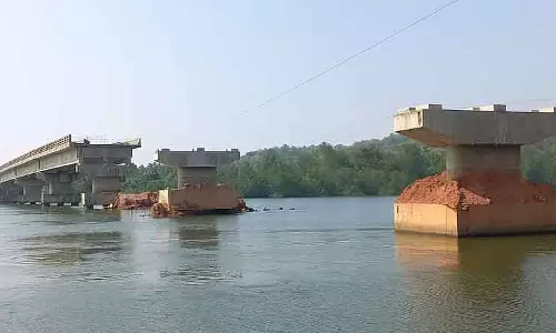 Ulga ब्रिज अतिरिक्त फंडिंग के कारण रुका हुआ है: 8 साल बाद भी काम अधूरा है Ulga ब्रिज अतिरिक्त फंडिंग के कारण रुका हुआ है: 8 साल बाद भी काम अधूरा है