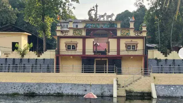 High Court: पार्थसारथी मंदिर में पादरियों की प्रार्थना पर कोई परंपरा उल्लंघन नहीं High Court: पार्थसारथी मंदिर में पादरियों की प्रार्थना पर कोई परंपरा उल्लंघन नहीं