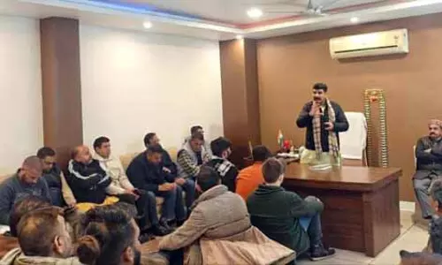 Pawan Khajuria ने स्थानीय निकाय चुनावों में देरी के लिए केंद्र शासित प्रदेश सरकार की आलोचना की Pawan Khajuria ने स्थानीय निकाय चुनावों में देरी के लिए केंद्र शासित प्रदेश सरकार की आलोचना की