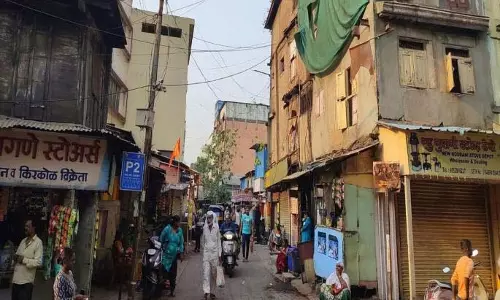 Bangladeshi लड़की से पैसे लेने के आरोप में महिला कांस्टेबल सस्पेंड Bangladeshi लड़की से पैसे लेने के आरोप में महिला कांस्टेबल सस्पेंड