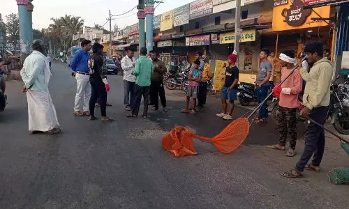 Ranebennur में आवारा कुत्तों के हमलों में 22 लोग घायल Ranebennur में आवारा कुत्तों के हमलों में 22 लोग घायल