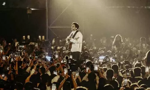 Hyderabad: दस्तकहत टूर पर अनुव जैन ने हैदराबाद की भीड़ को मंत्रमुग्ध कर दिया Hyderabad: दस्तकहत टूर पर अनुव जैन ने हैदराबाद की भीड़ को मंत्रमुग्ध कर दिया