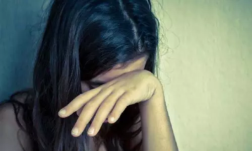 Market से लौटने के बाद माँ ने बेटी को लटका हुआ पाया Market से लौटने के बाद माँ ने बेटी को लटका हुआ पाया