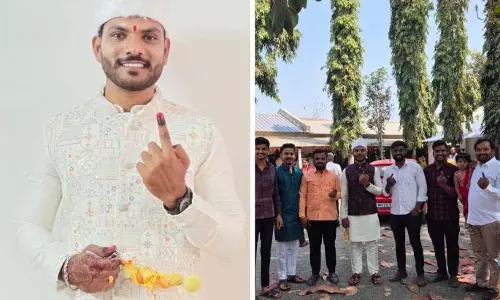 ZP चुनाव 2026: पहले वोट, फिर शादी - दौंड के युवा ने पेश की मिसाल ZP चुनाव 2026: पहले वोट, फिर शादी - दौंड के युवा ने पेश की मिसाल