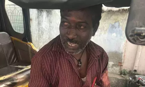 Gadwal में ऑटो ड्राइवर ने पूर्व महिला पार्षद को किडनैप करने की कोशिश Gadwal में ऑटो ड्राइवर ने पूर्व महिला पार्षद को किडनैप करने की कोशिश