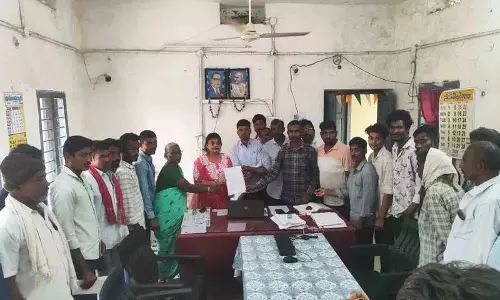 Barepally गांव के ग्रामीणों ने बोरवेल के लिए तंदूर MRO से अनुरोध किया