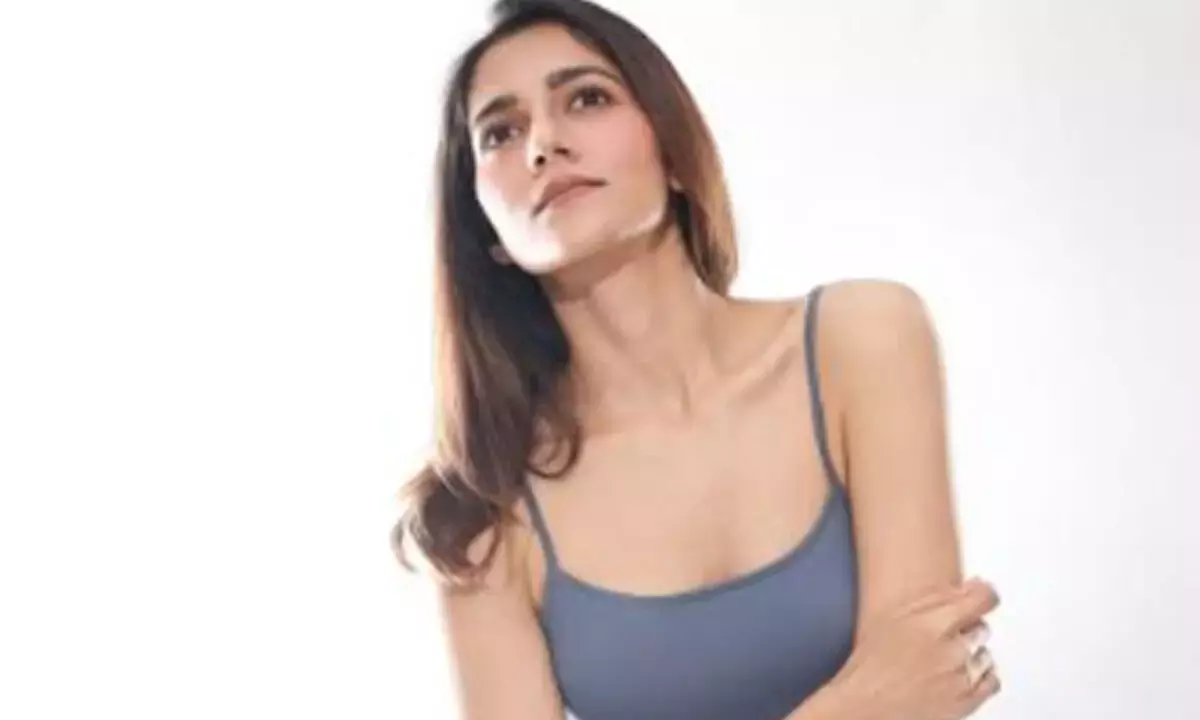 Simran Choudhary की लेटेस्ट तस्वीरों ने हलचल मचा दी