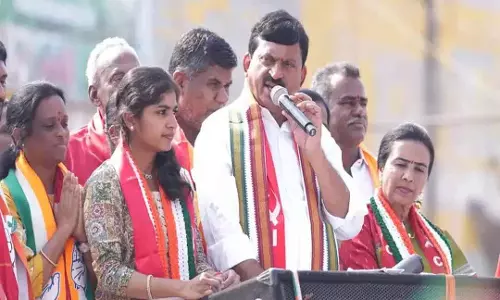 Revenue Minister ने BRS पर नगर पालिका चुनावों से पहले राजनीति करने का आरोप लगाया Revenue Minister ने BRS पर नगर पालिका चुनावों से पहले राजनीति करने का आरोप लगाया