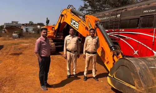 अवैध रेत उत्खनन पर सख्त कार्रवाई, चैन माउंटेड मशीन जब्त