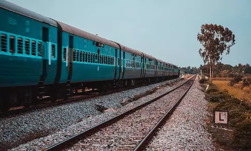 Mittal का दावा है कि दीघा-आसनसोल एक्सप्रेस नए स्टेशनों पर रुकेगी Mittal का दावा है कि दीघा-आसनसोल एक्सप्रेस नए स्टेशनों पर रुकेगी