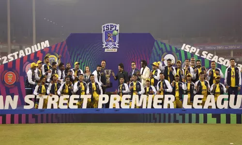 चेन्नई सिंघम्स ने कोलकाता टाइगर्स पर शानदार जीत के साथ अपना पहला ISPL खिताब जीता चेन्नई सिंघम्स ने कोलकाता टाइगर्स पर शानदार जीत के साथ अपना पहला ISPL खिताब जीता