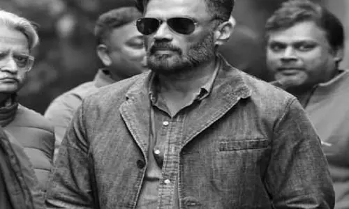 दिल को छू लेने वाली निडर कहानी, अस्सी का ट्रेलर देख खुशी से गदगद हुए सुनील शेट्टी दिल को छू लेने वाली निडर कहानी, अस्सी का ट्रेलर देख खुशी से गदगद हुए सुनील शेट्टी