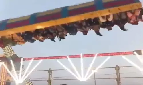LIVE VIDEO: सूरजकुंड मेले में झूला हादसा, पुलिस इंस्पेक्टर की मौत, 12 लोग घायल