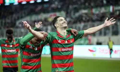 CAF चैंपियंस लीग: Algeria ने अल हिलाल को 2-1 से हराया CAF चैंपियंस लीग: Algeria ने अल हिलाल को 2-1 से हराया