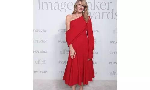 लंबे कद के कारण 150 बार रोल से वंचित: Laura Dern लंबे कद के कारण 150 बार रोल से वंचित: Laura Dern