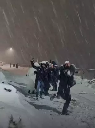 Jammu-Kashmir: प्रसिद्ध पर्यटन स्थल पर Snowfall शुरू Jammu-Kashmir: प्रसिद्ध पर्यटन स्थल पर Snowfall शुरू