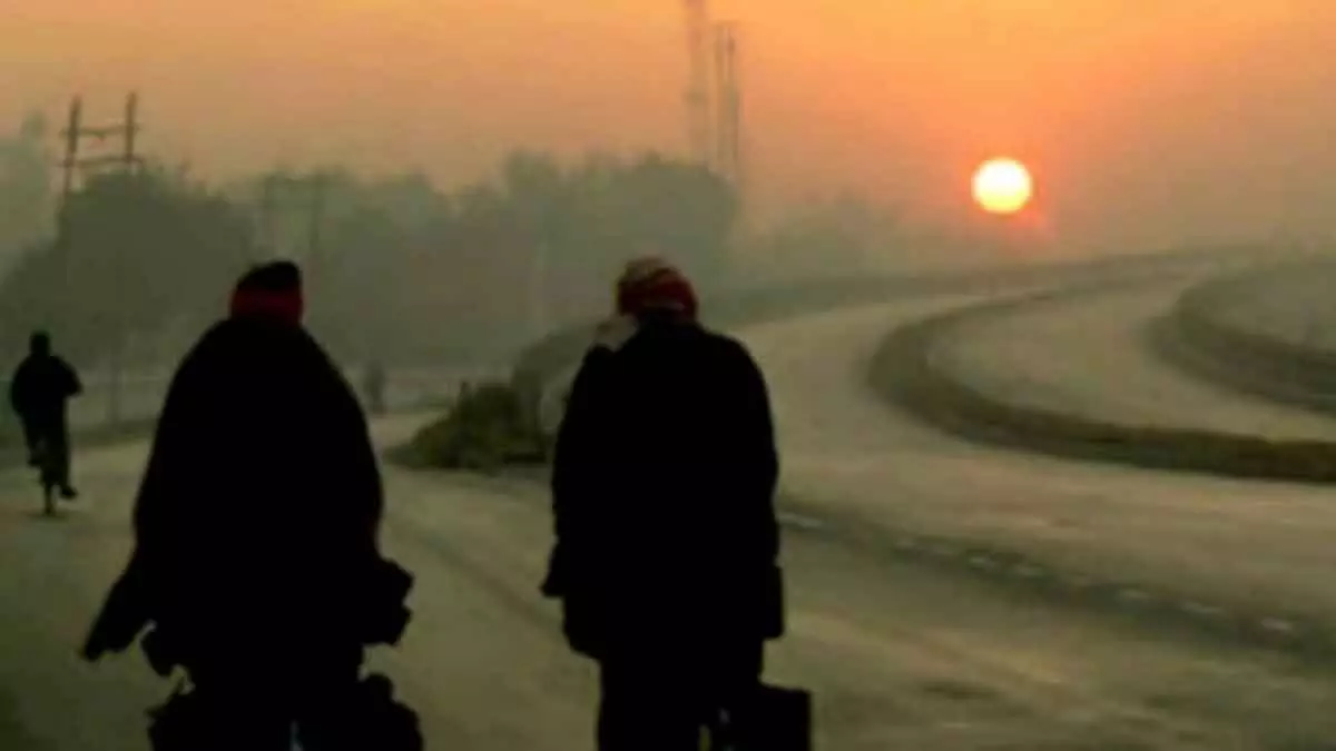 MP : तापमान 2-4°C बढ़ने से ठंड कम हुई, शहरों में दिन सुहावने हो गए MP : तापमान 2-4°C बढ़ने से ठंड कम हुई, शहरों में दिन सुहावने हो गए