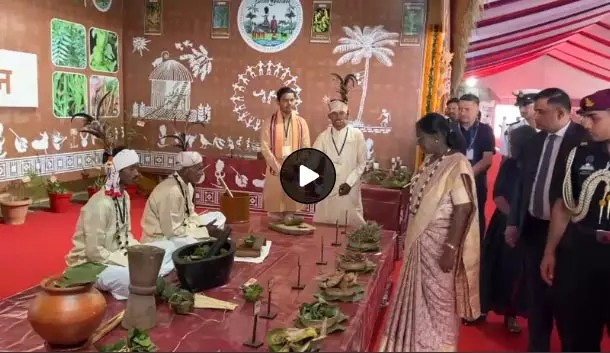 राष्ट्रपति द्रौपदी मुर्मू ने बस्तर पंडुम 2026 का किया शुभारंभ राष्ट्रपति द्रौपदी मुर्मू ने बस्तर पंडुम 2026 का किया शुभारंभ