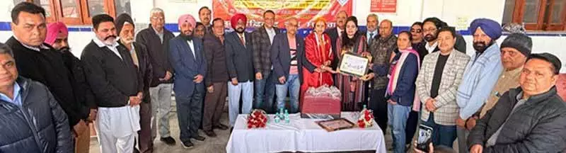 Phagwara में वोकेशनल ट्रेनिंग पूरी करने के बाद 100 लड़कियों को सर्टिफिकेट मिले Phagwara में वोकेशनल ट्रेनिंग पूरी करने के बाद 100 लड़कियों को सर्टिफिकेट मिले
