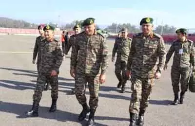 सेना प्रमुख ने Jammu में व्हाइट नाइट कोर का दौरा, ऑपरेशनल तैयारियों की समीक्षा सेना प्रमुख ने Jammu में व्हाइट नाइट कोर का दौरा, ऑपरेशनल तैयारियों की समीक्षा