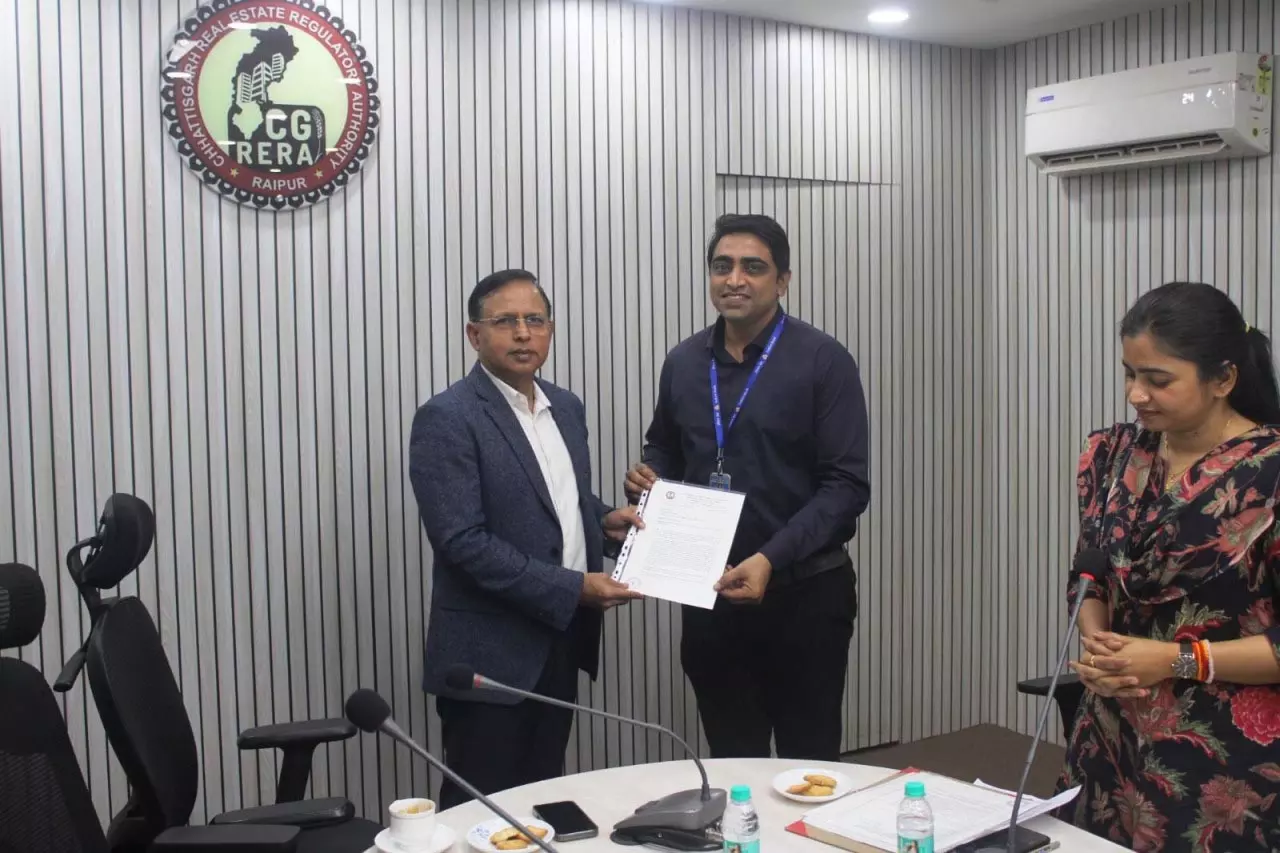 छत्तीसगढ़ रेरा का महत्वपूर्ण कदम, 14 बैंकों को किया फाइनल एम्पैनलमेंट छत्तीसगढ़ रेरा का महत्वपूर्ण कदम, 14 बैंकों को किया फाइनल एम्पैनलमेंट