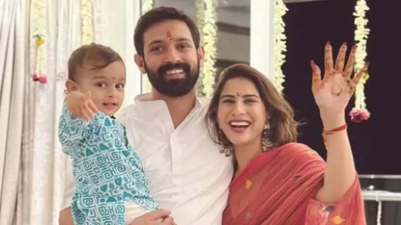 Vikrant Massey ने रिटायरमेंट की उलझन दूर की, बेटे की कही बातों पर विचार किया Vikrant Massey ने रिटायरमेंट की उलझन दूर की, बेटे की कही बातों पर विचार किया