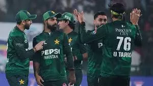 ICC से बढ़े हुए रेवेन्यू के बदले पाकिस्तान बॉयकॉट संकट खत्म कर सकता है: रिपोर्ट ICC से बढ़े हुए रेवेन्यू के बदले पाकिस्तान बॉयकॉट संकट खत्म कर सकता है: रिपोर्ट