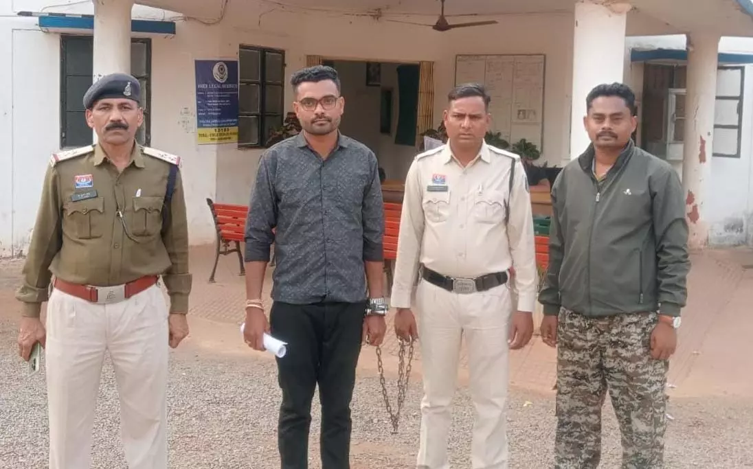 म्यूल अकाउंट धारक गिरफ्तार, ठगी का पैसा लिया था अपने बैंक खाते में म्यूल अकाउंट धारक गिरफ्तार, ठगी का पैसा लिया था अपने बैंक खाते में