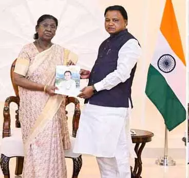 Droupadi Murmu ने छह दिवसीय प्रभावशाली दौरे के बाद ओडिशा को विदाई दी Droupadi Murmu ने छह दिवसीय प्रभावशाली दौरे के बाद ओडिशा को विदाई दी