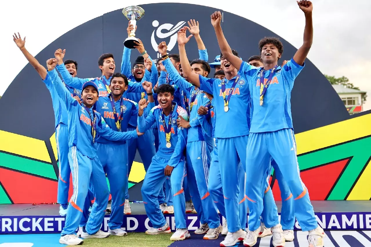 U19 वर्ल्ड कप: शास्त्री ने युवाओं की सूझबूझ और संयम की सराहना की U19 वर्ल्ड कप: शास्त्री ने युवाओं की सूझबूझ और संयम की सराहना की