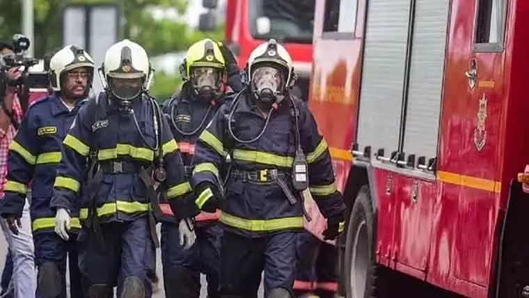 Mumbai : अंधेरी ईस्ट में बिल्डिंग में आग लगने से 2 बच्चे घायल; 30 मिनट में आग बुझाई गई Mumbai : अंधेरी ईस्ट में बिल्डिंग में आग लगने से 2 बच्चे घायल; 30 मिनट में आग बुझाई गई